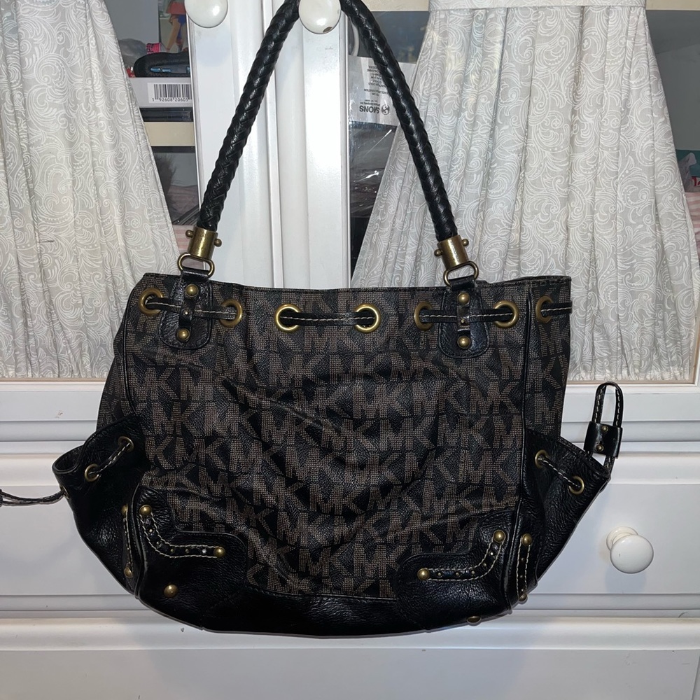 Black Michael kors bag